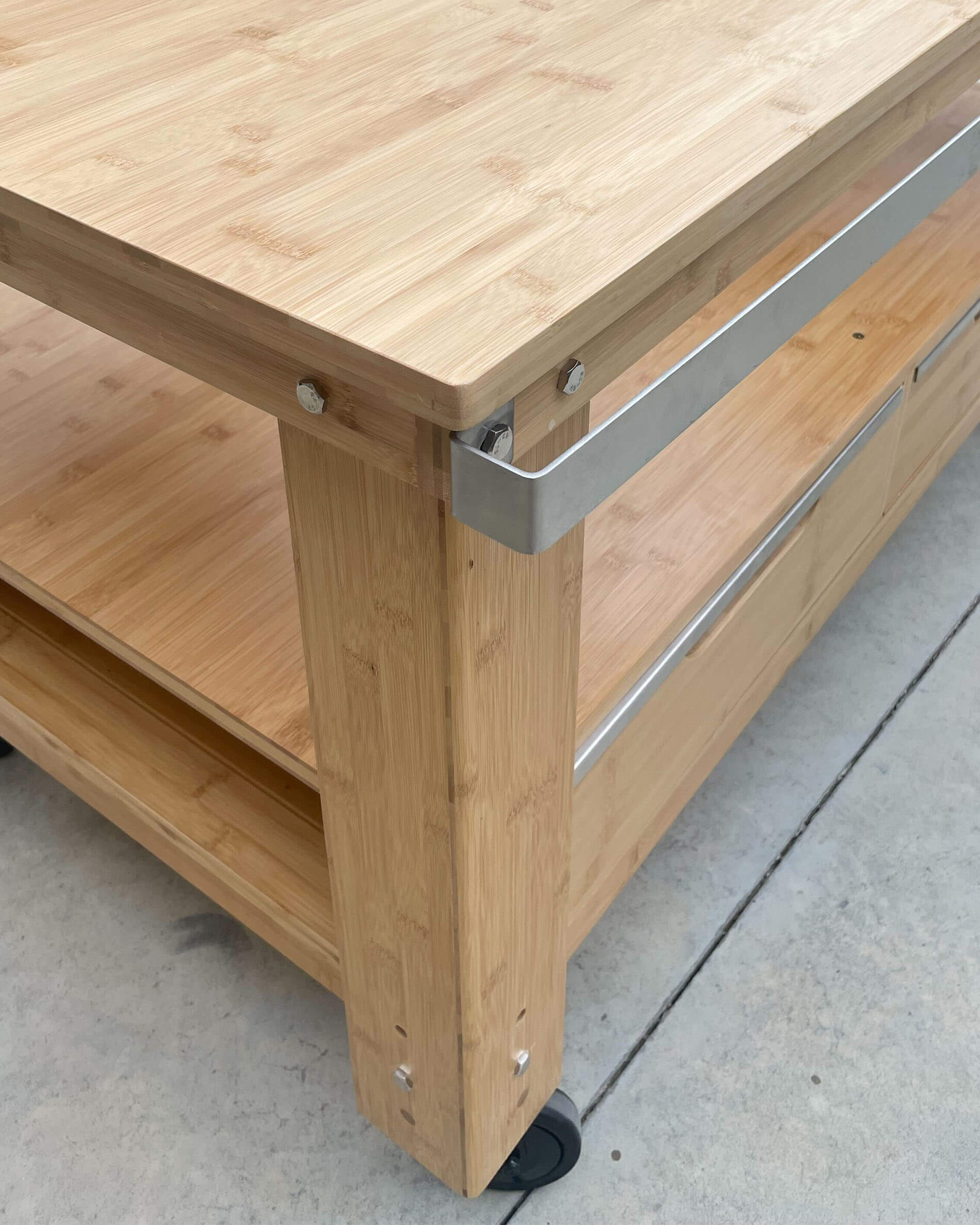 Houten trolley met laden