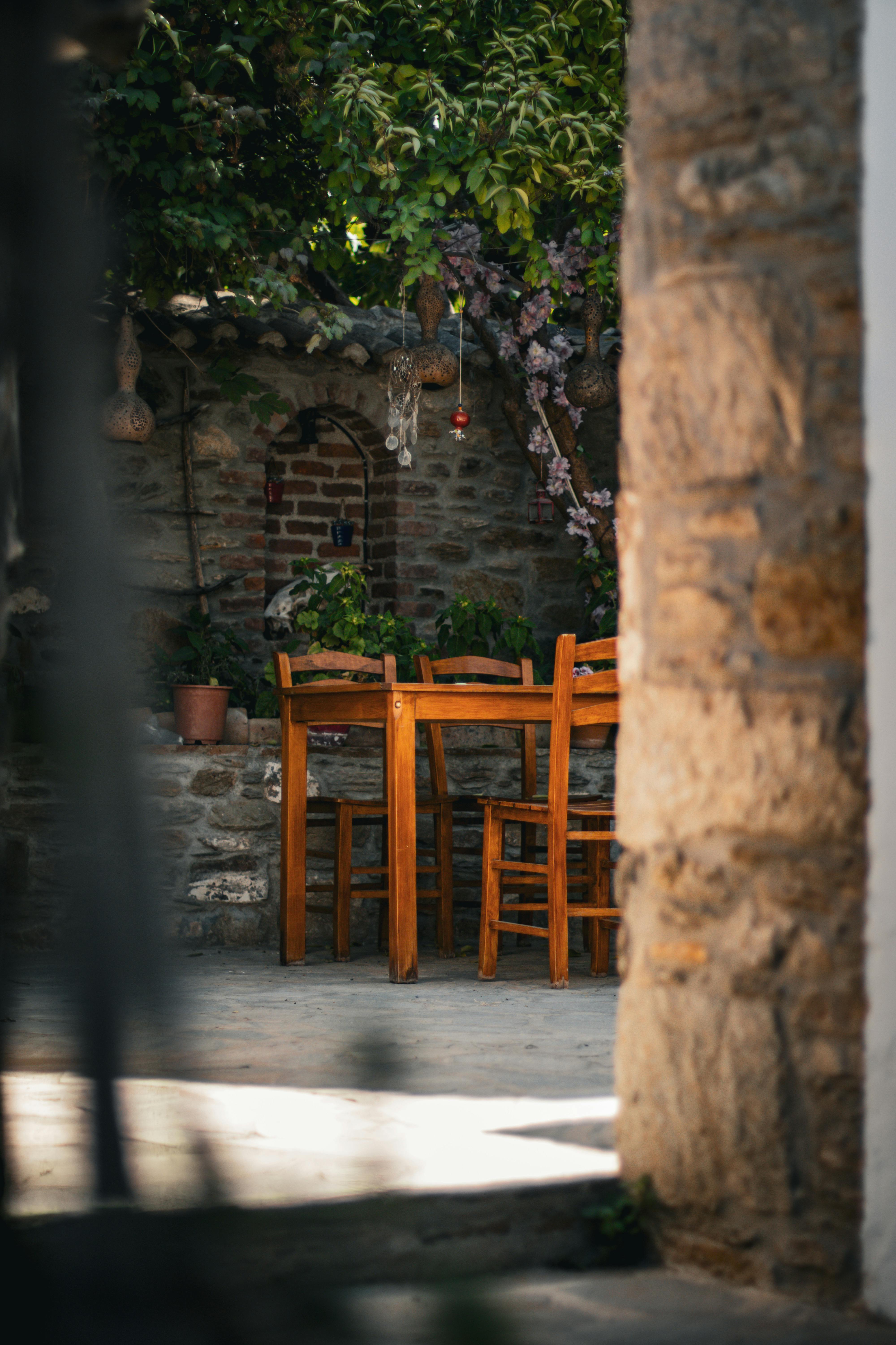 Comment entretenir son mobilier de jardin en bois