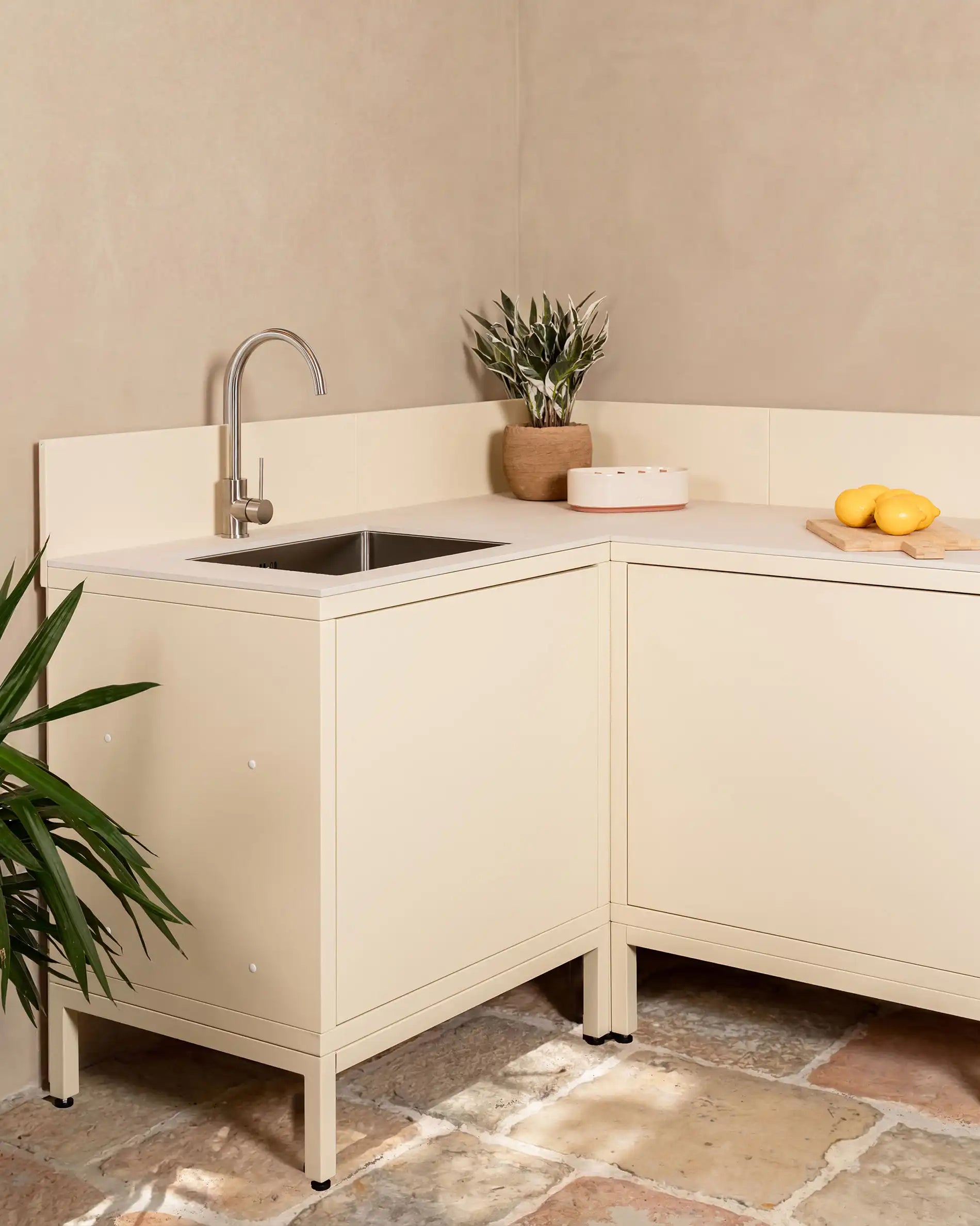 Meuble d'angle de cuisine d'extérieur PILOTIS