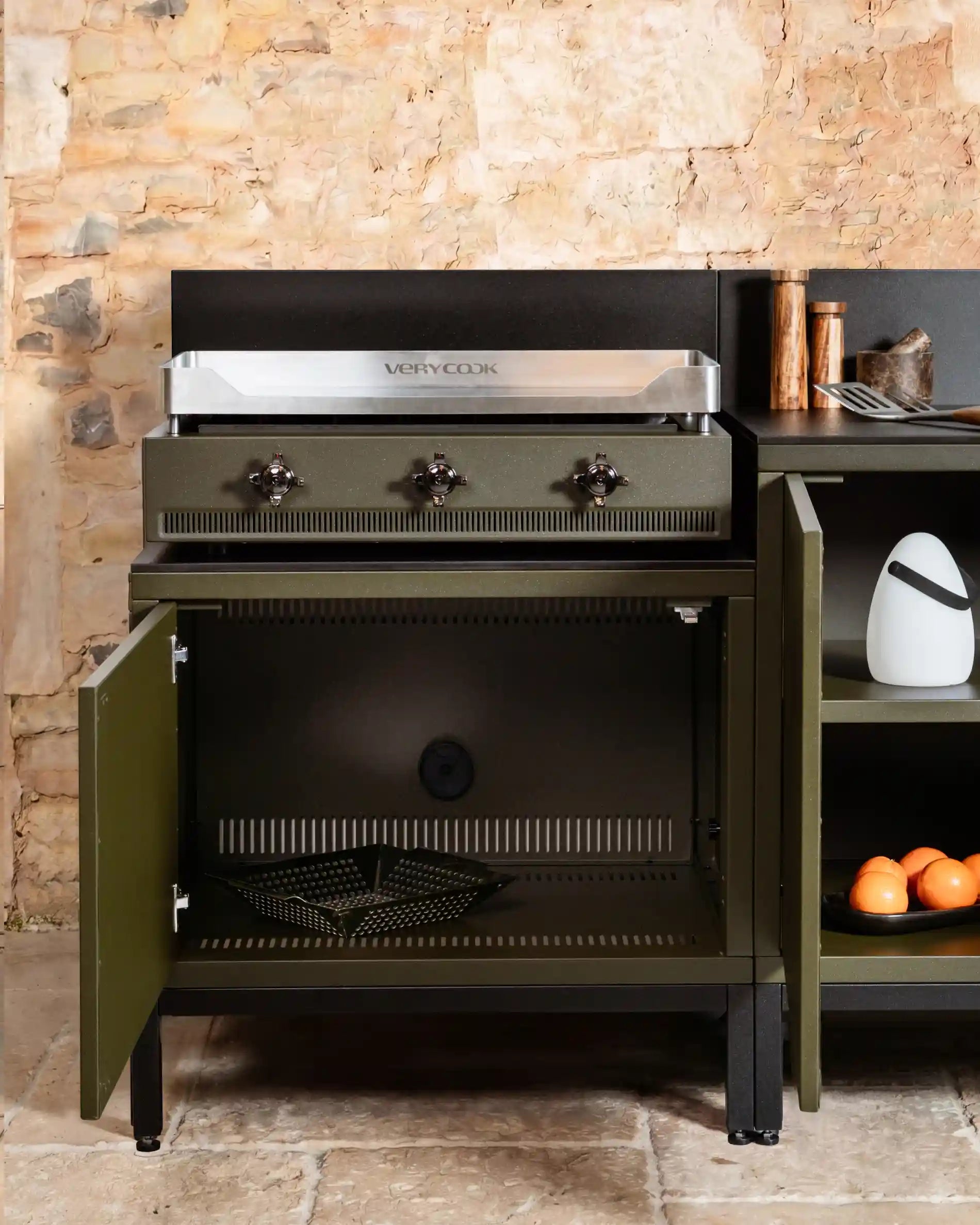 Détail module plancha Kokko Pilotis olive avec rangements