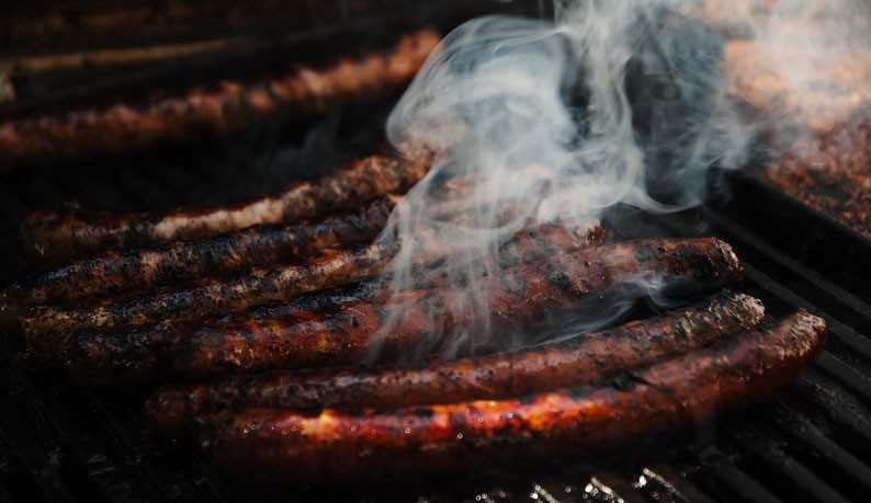 To prick or not to prick the sausages, that is the question!