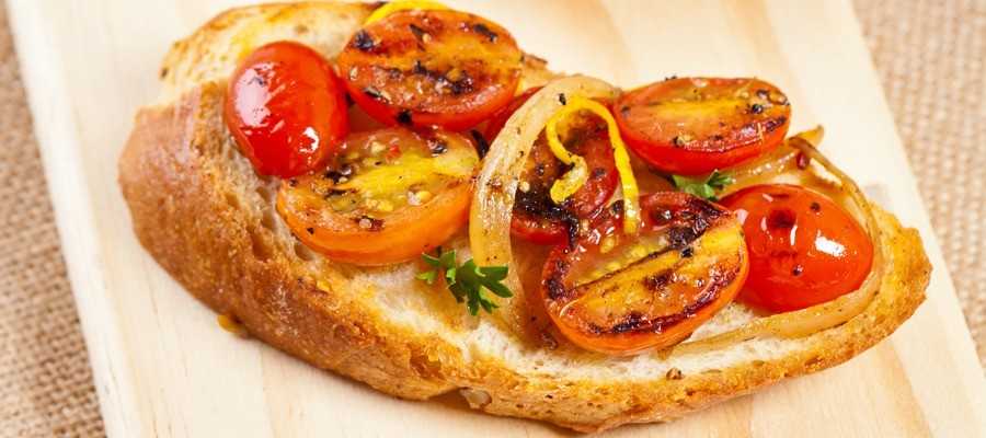 Cherry tomato and goat cheese sandwiches