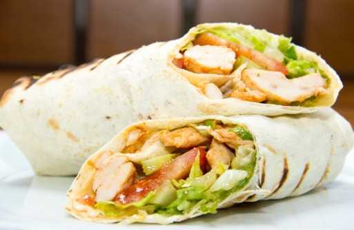 Wrap Smoked Chicken and vegetables
