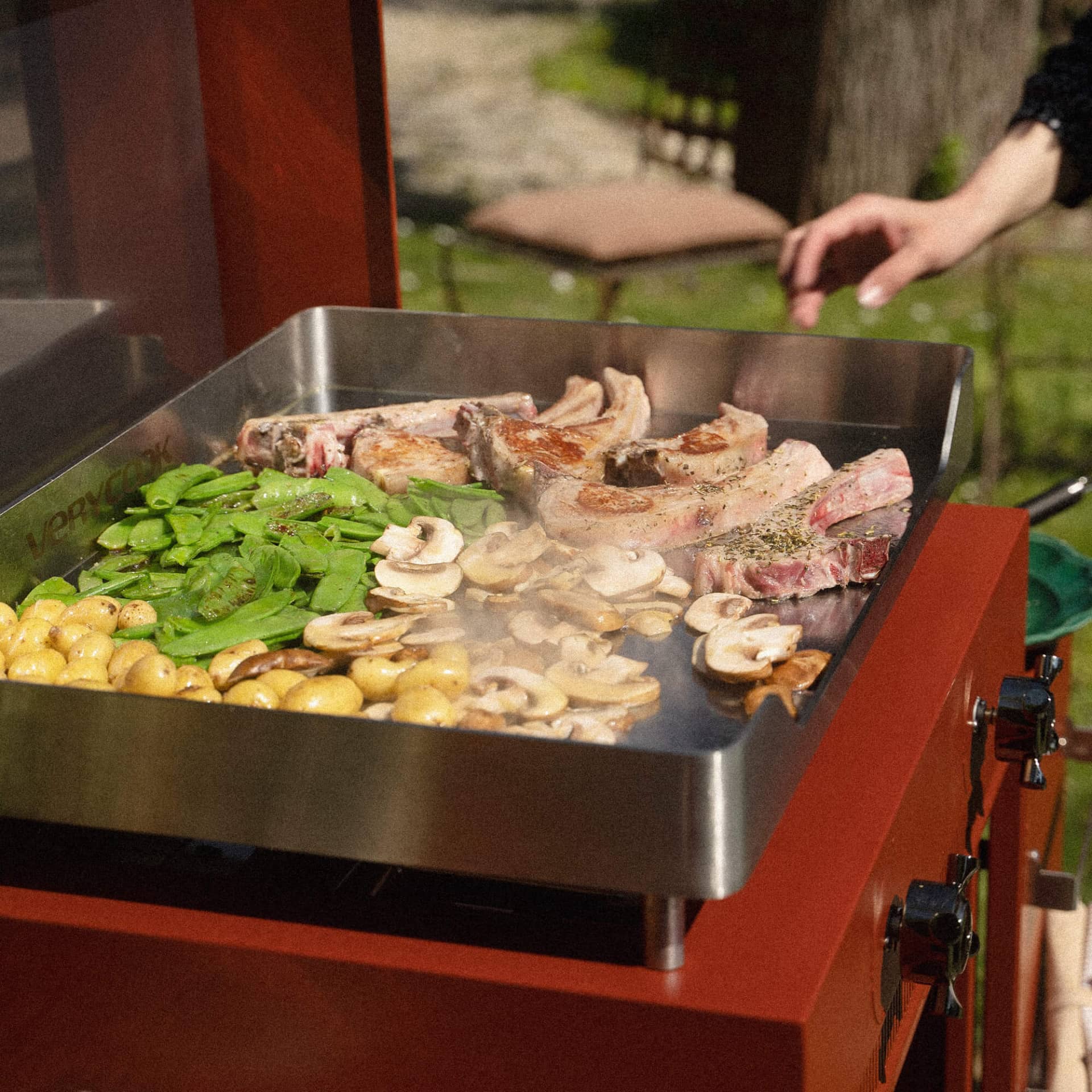 Je barbecue en bakplaat reinigen en ontvetten