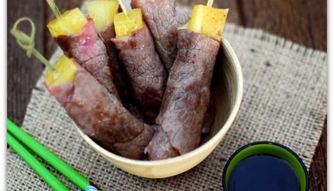 Espetadas de carne e queijo